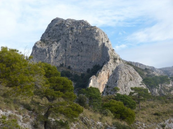 Hiking route to: Barranco de Cazadores and Tajo del Almendrón