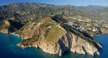 Hiking routes: Cliffs of Maro Natural Park - Cerro Gordo